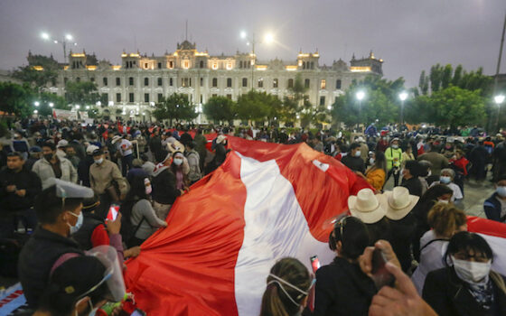 El factor militar en la situación de Perú