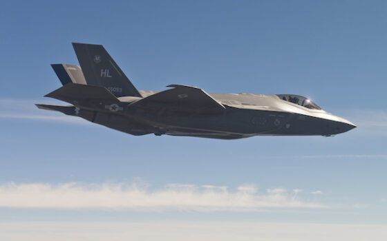 COMENTARIO | ¿Por qué un país como Suiza adquiere el avión de combate más avanzado del mundo?