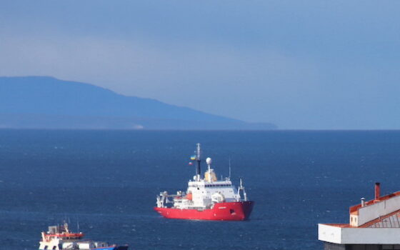 Buque polar de Ucrania podría ocupar temporalmente un puerto de Chile
