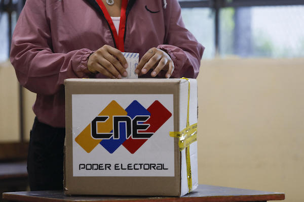 Entre el “bonapartismo” y Guyana
