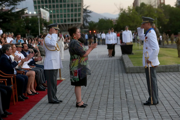 Las ausencias militares del Jefe de Estado de la República de Chile