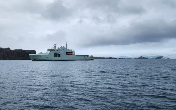 ENTREVISTA | “Canadá y Chile tienen mucho en común: extensas costas y áreas marítimas que proteger”, vicealmirante Angus Topshee, comandante en jefe de la Armada Real de Canadá