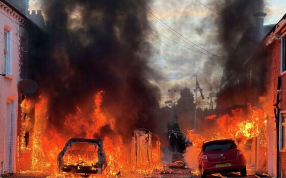 Violentas protestas en Irlanda del Norte