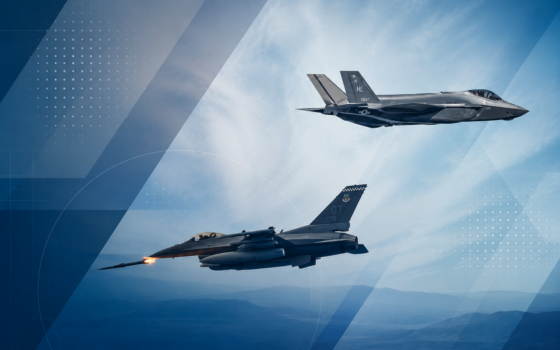 ¿Hay que comprar más F-16 o saltar al F-35? Las claves para renovar los aviones de guerra en Chile