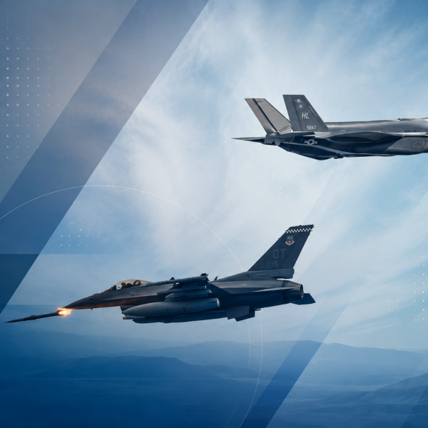 ¿Hay que comprar más F-16 o saltar al F-35? Las claves para renovar los aviones de guerra en Chile