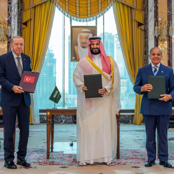 El pacto de La Meca y el nuevo mercado de la disuasión: Claves del acuerdo de defensa colectiva entre Arabia Saudita, Turquía y Pakistán