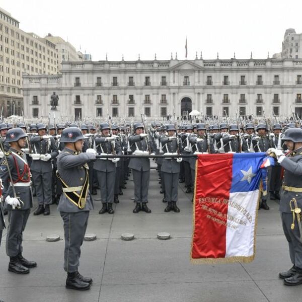 Una historia de servicio a Chile: personas, hechos y cifras