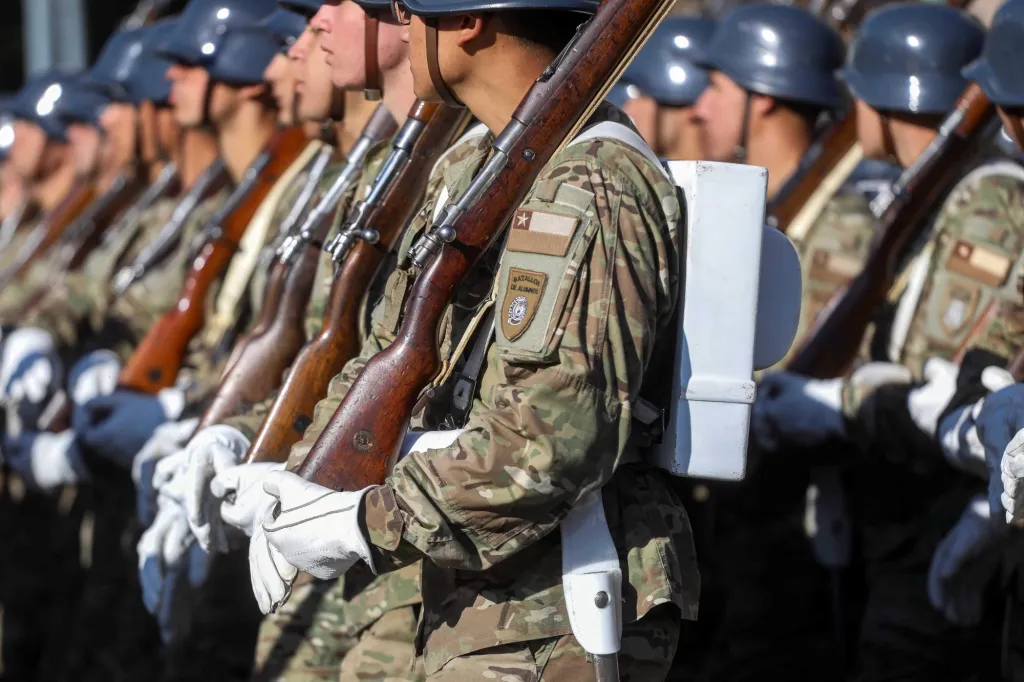 Ejército de Chile, siempre vencedor, jamás vencido