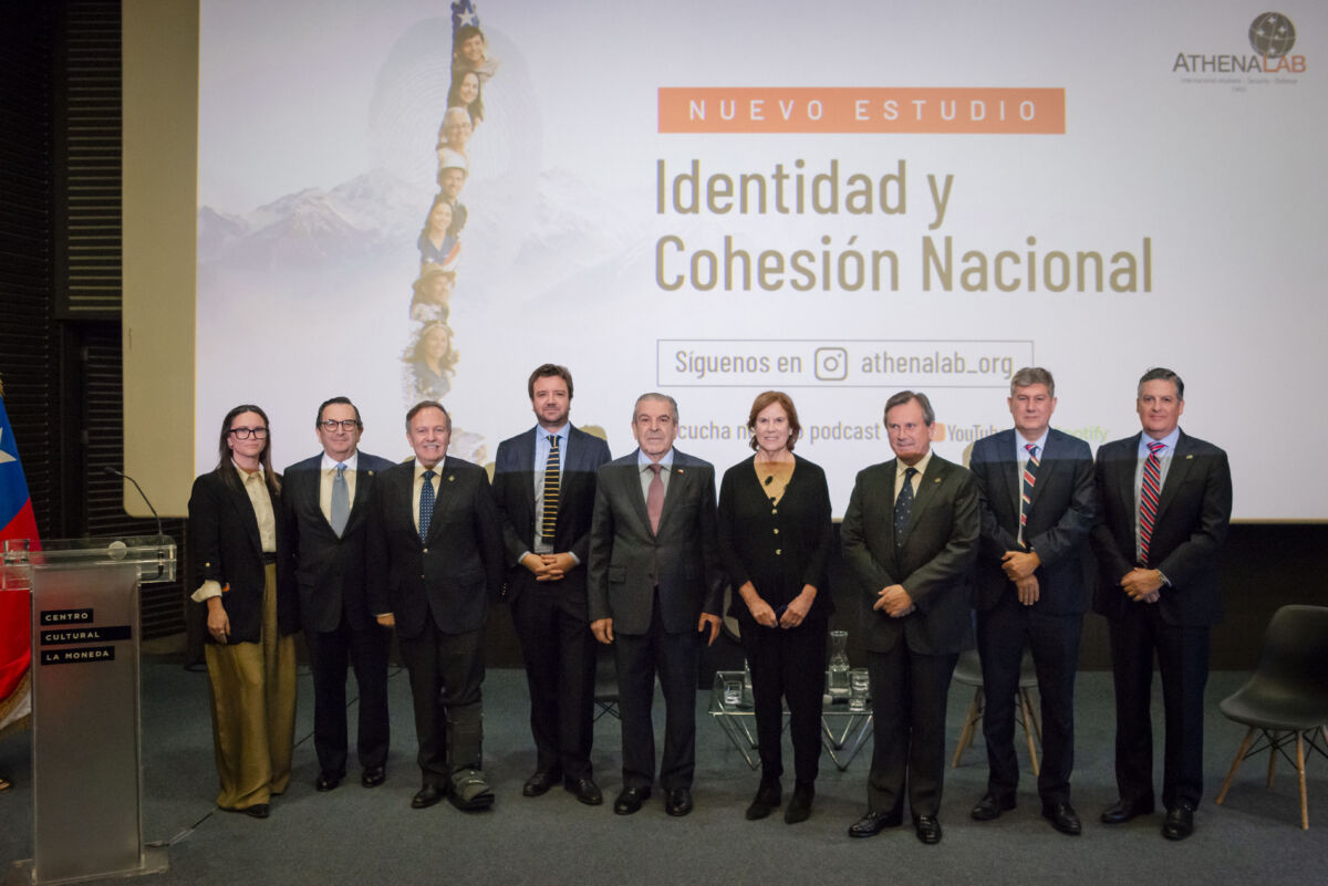 AthenaLab presentó estudio sobre identidad nacional y cohesión social