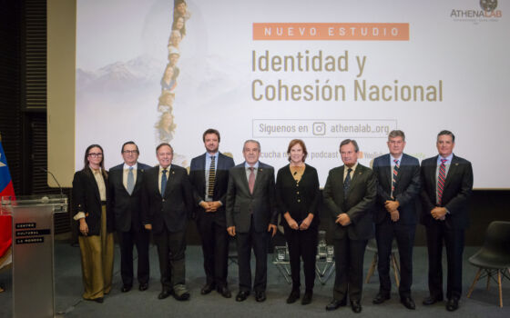 AthenaLab presentó estudio sobre identidad nacional y cohesión social