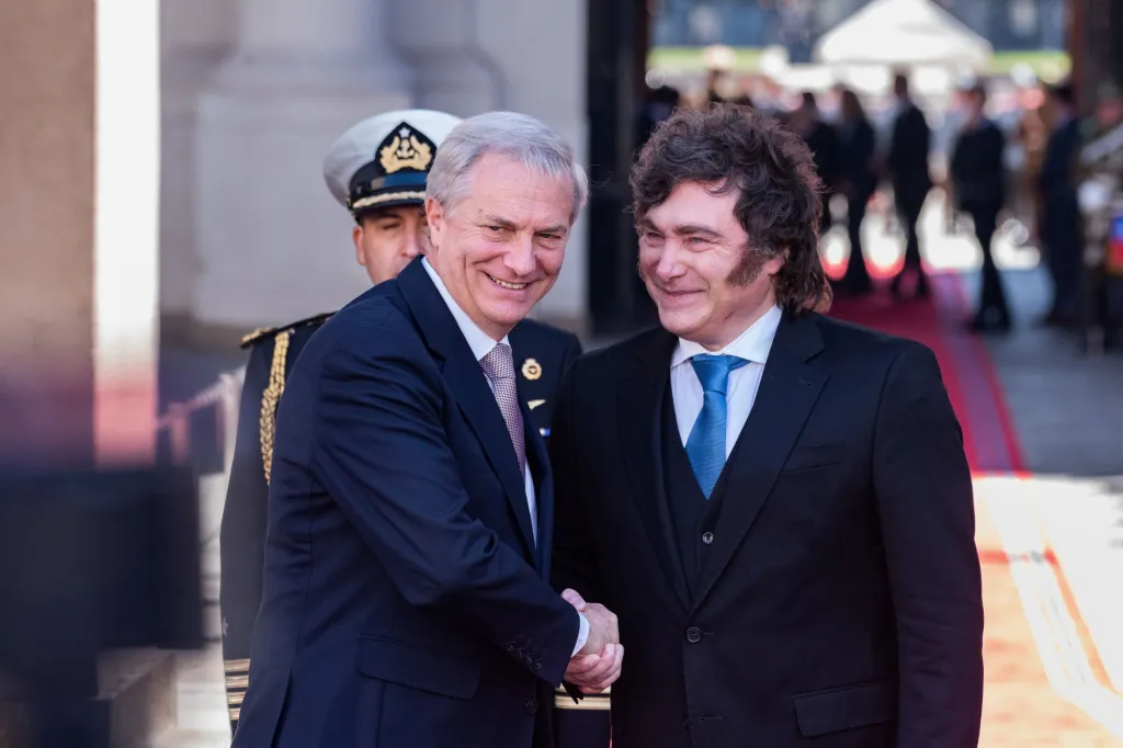 ¿Cómo nos debemos parar frente a la Argentina? Almirantes vs Cancilleres